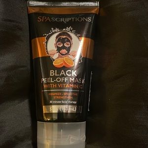 🛍️ 5 for $20 🛍️ Black peel off mask with vitamin C minimize,smooth, strengthen